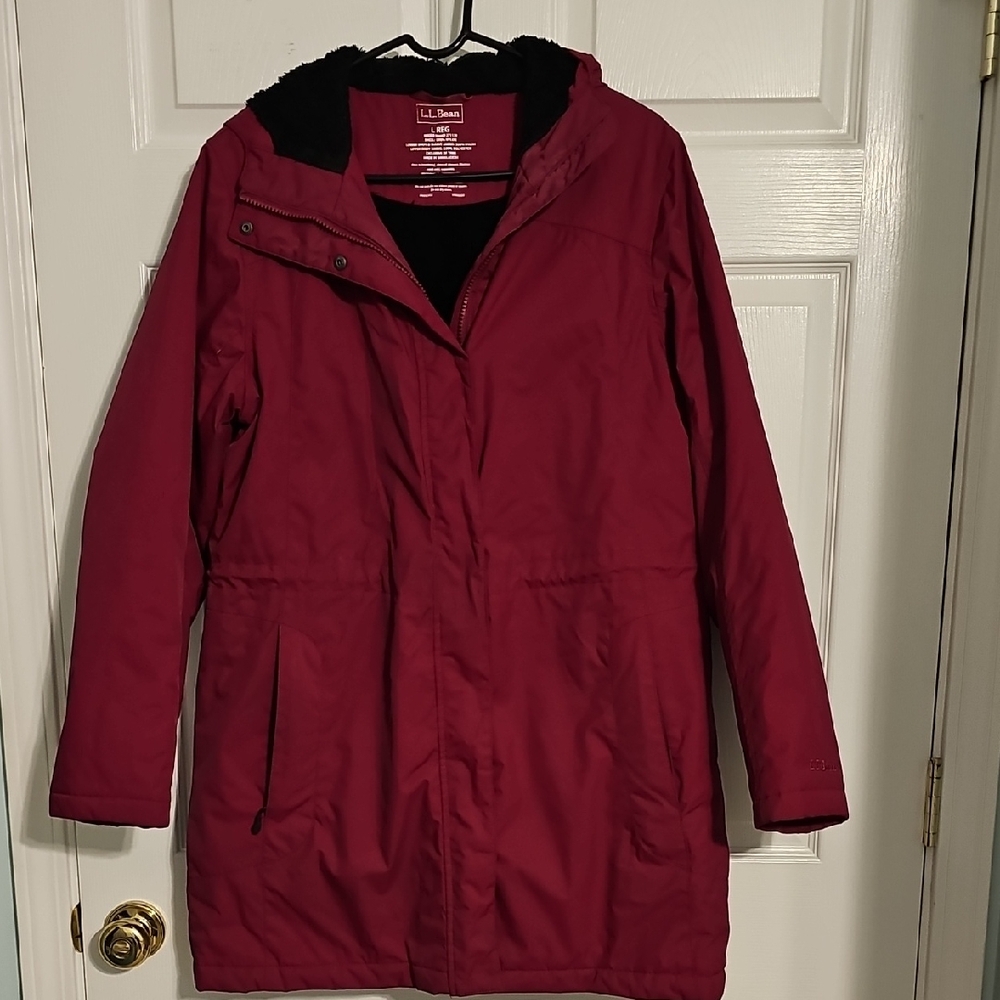L.L. Bean Women's Burgundy Snow Jacket. Size L Reg. Zip And Snap Closure.